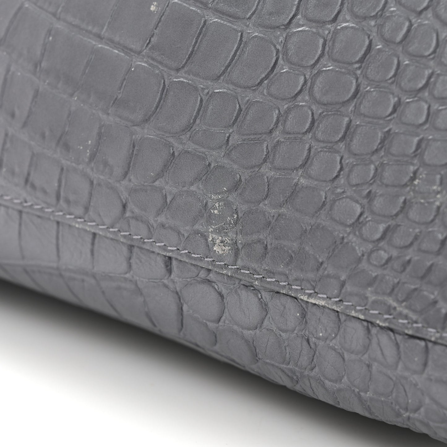 Calfskin Crocodile Embossed Classic Hardware City Gris Beton