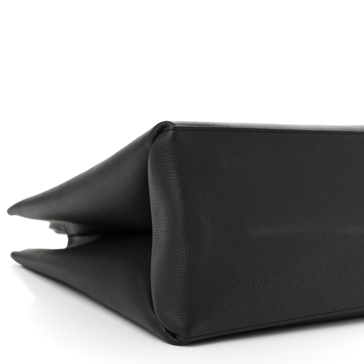Grained Calfskin Lockme Shopper Black