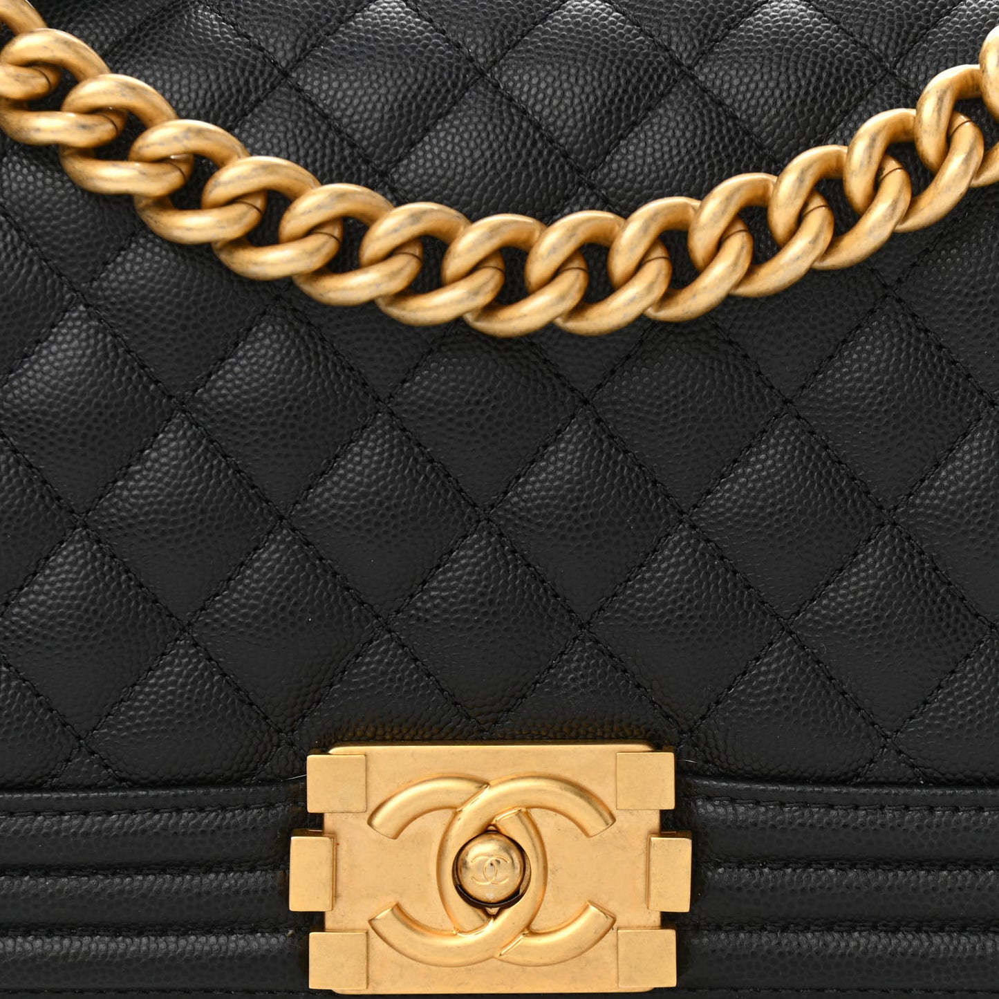 Caviar Quilted Medium Boy Flap Black