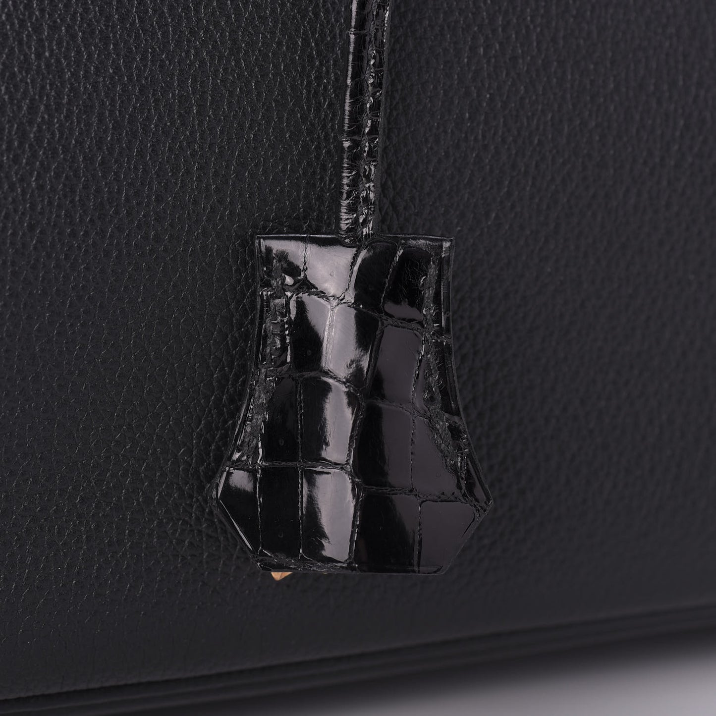 Taurillon Novillo Shiny Niloticus Crocodile Birkin Touch 30 Black
