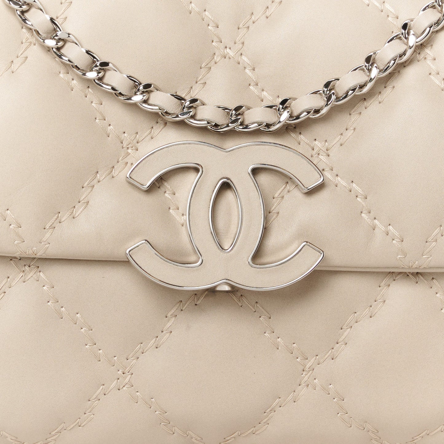Calfskin Quilted Double Stitch Hamptons Clutch with Chain Beige Clair