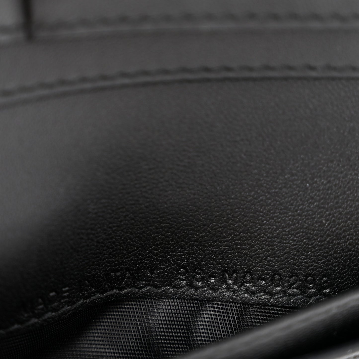 Grained Calfskin Supple Cannage Caro Dahlia Wallet Black