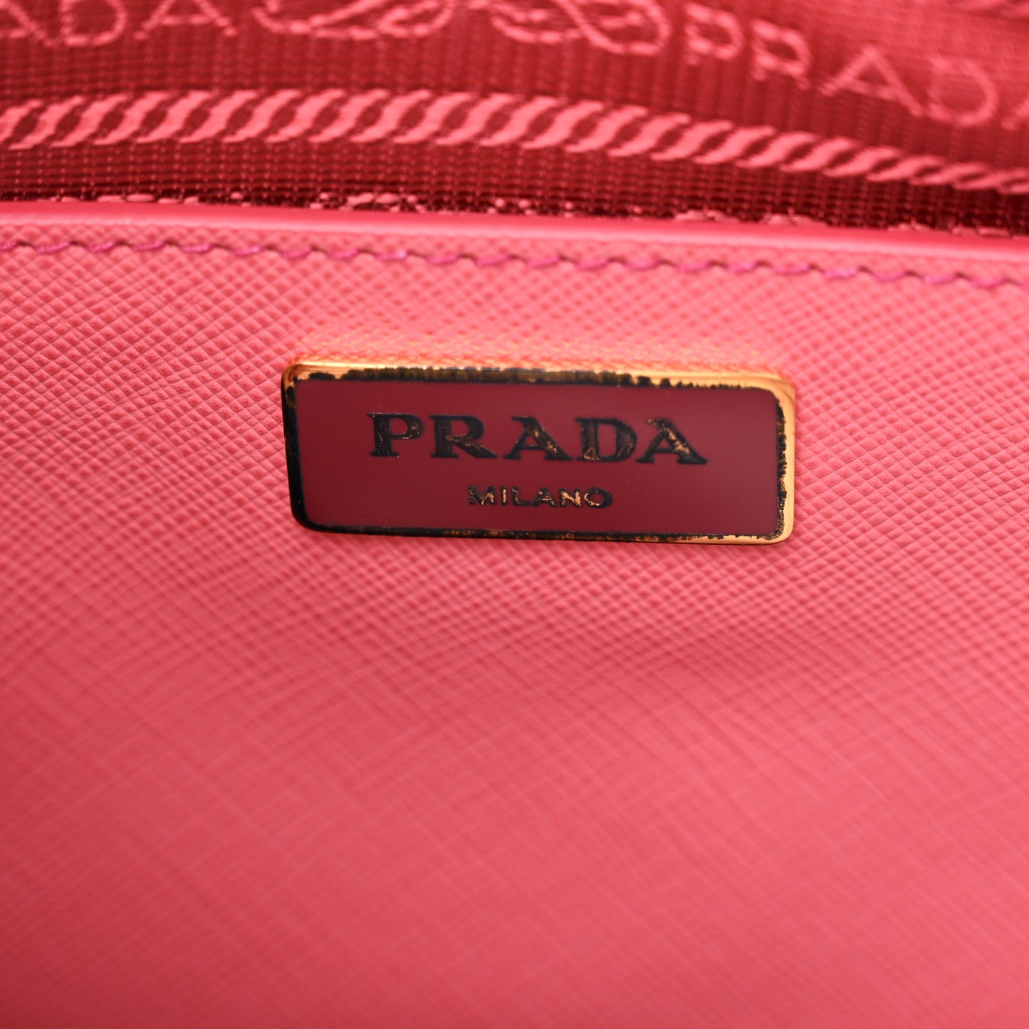 Saffiano Lux Medium Promenade Tote Peonia