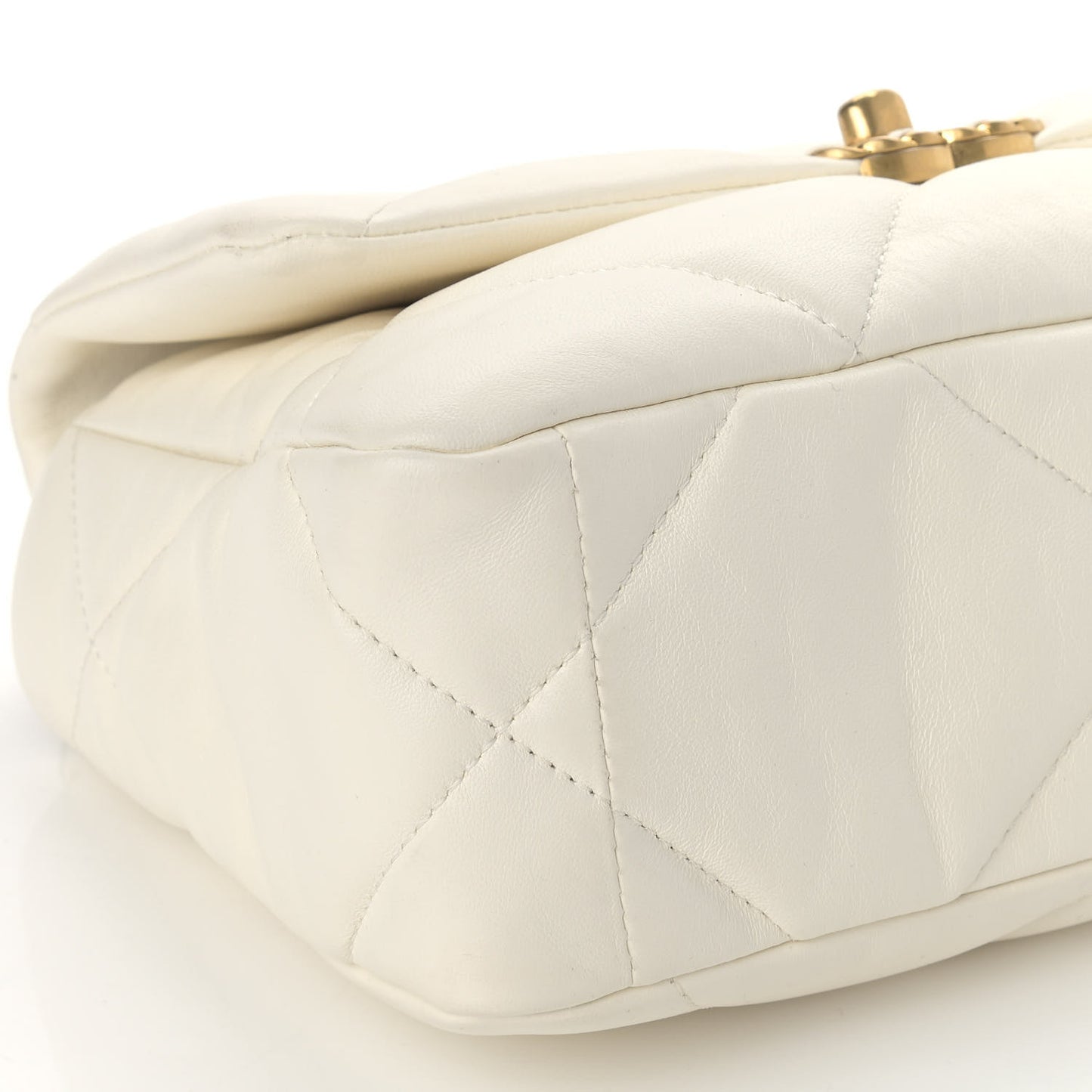 Lambskin Quilted Medium Chanel 19 Flap White