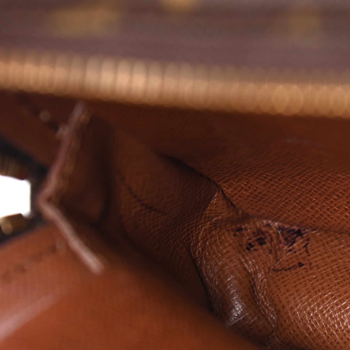 Monogram Amazone