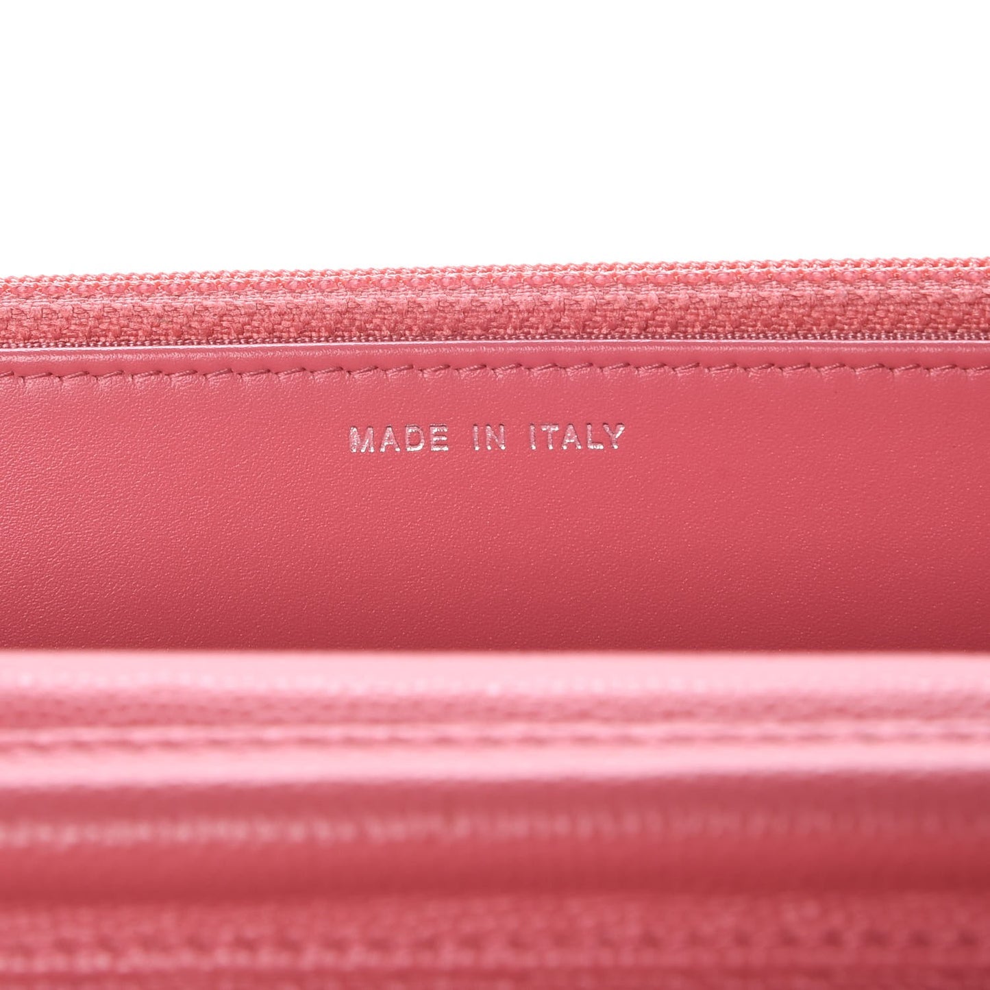 Caviar Chevron Quilted Wallet On Chain WOC Pink
