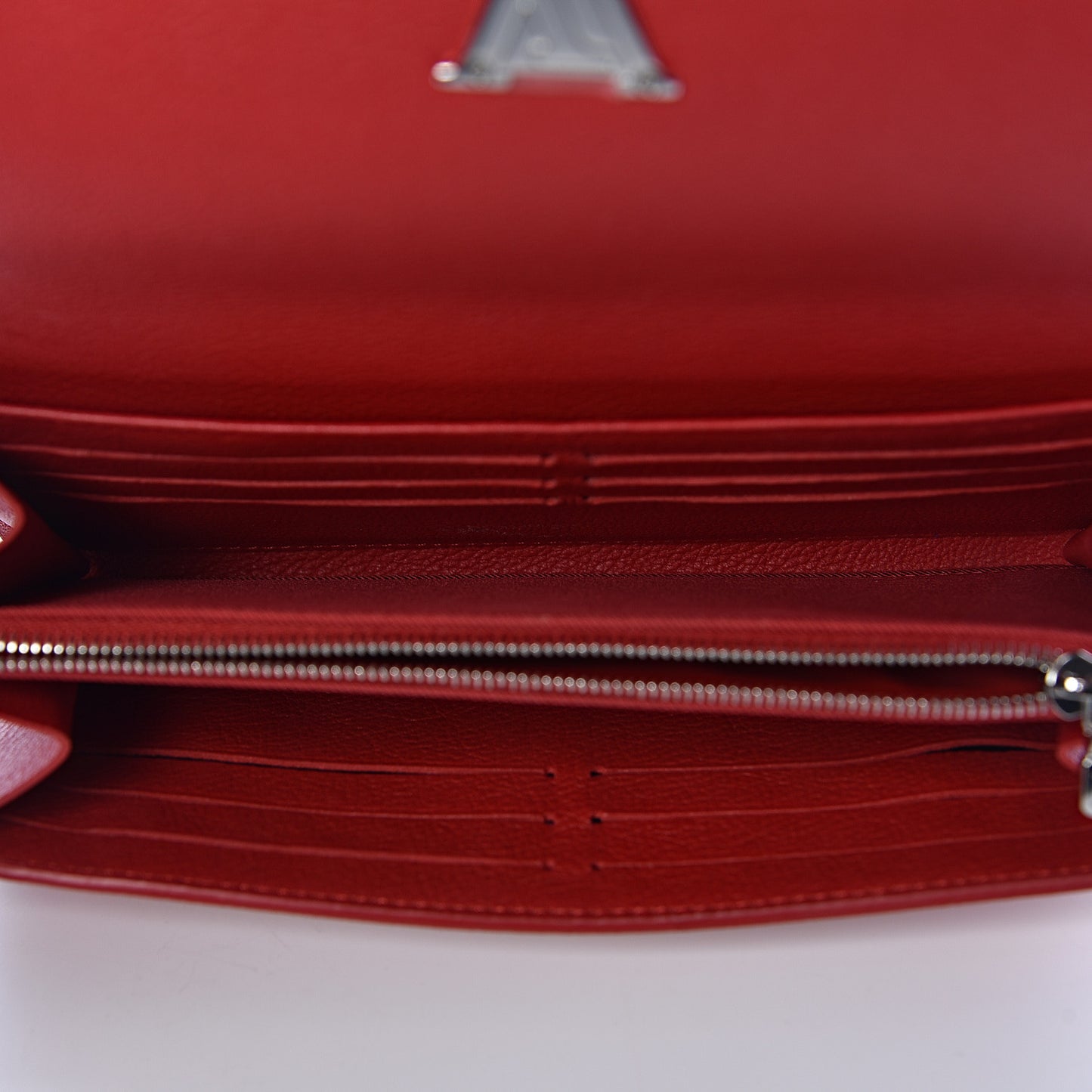 Calfskin Lockme II Wallet Rubis