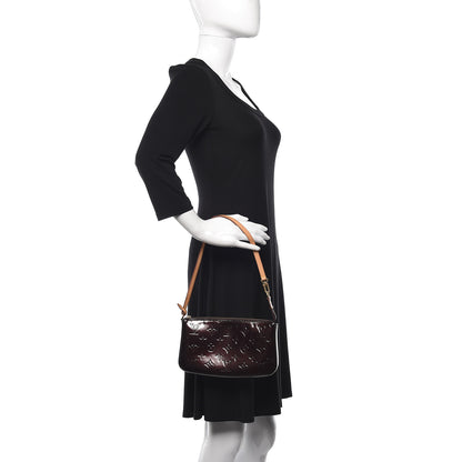 Louis Vuitton Vernis Pochette Accessories NM Amarante 2 of 16