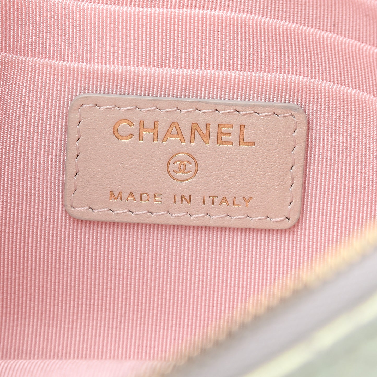 Iridescent Lambskin Quilted Cosmetic Case Ivory