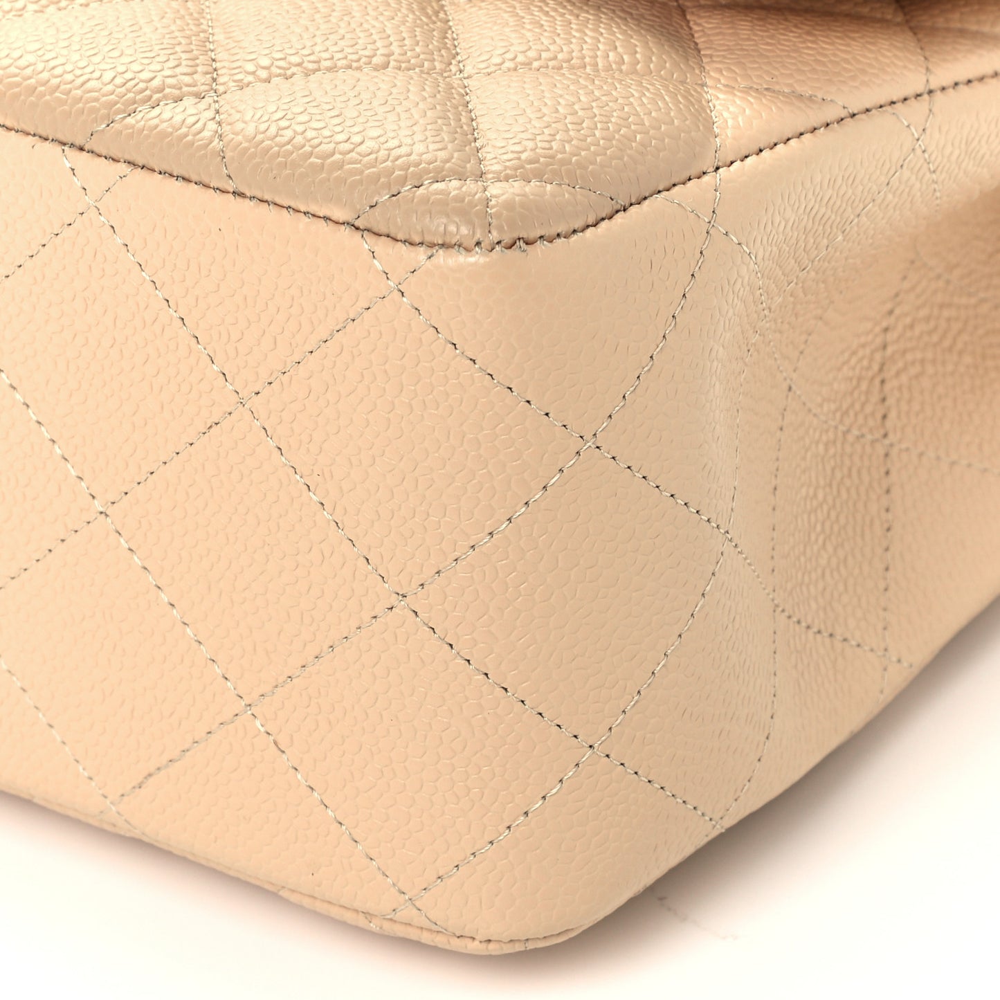 Caviar Quilted Jumbo Double Flap Beige Clair