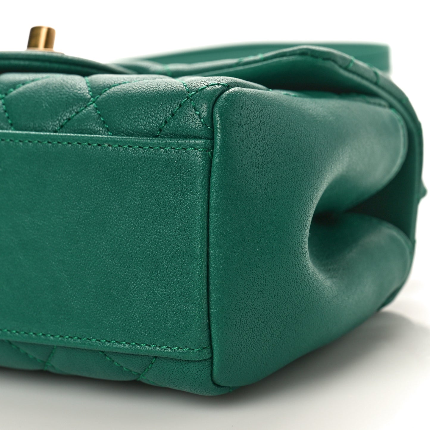 Shiny Sheepskin Quilted Mini Trapezio Flap Green