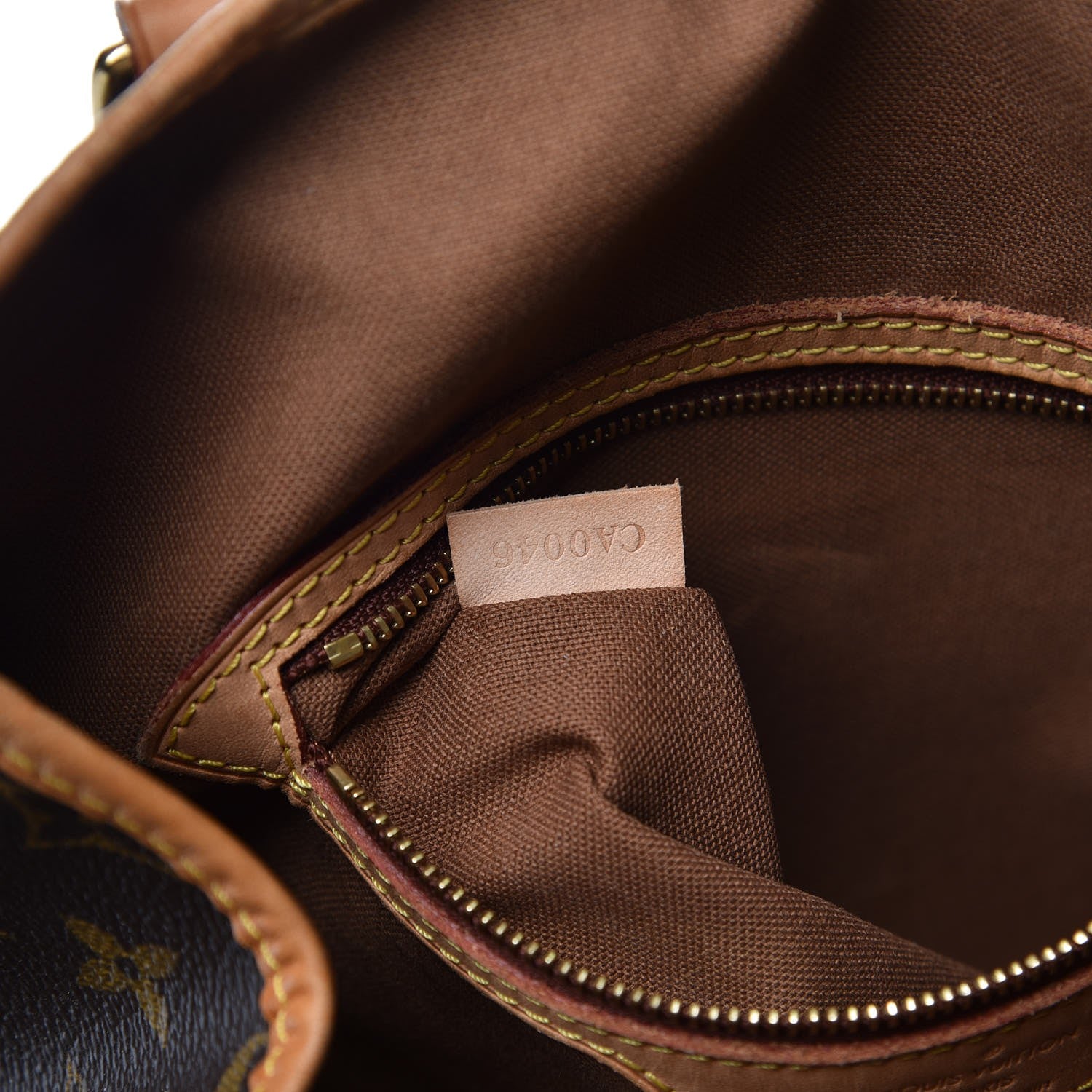 Louis Vuitton Monogram Batignolles Vertical 7 of 18