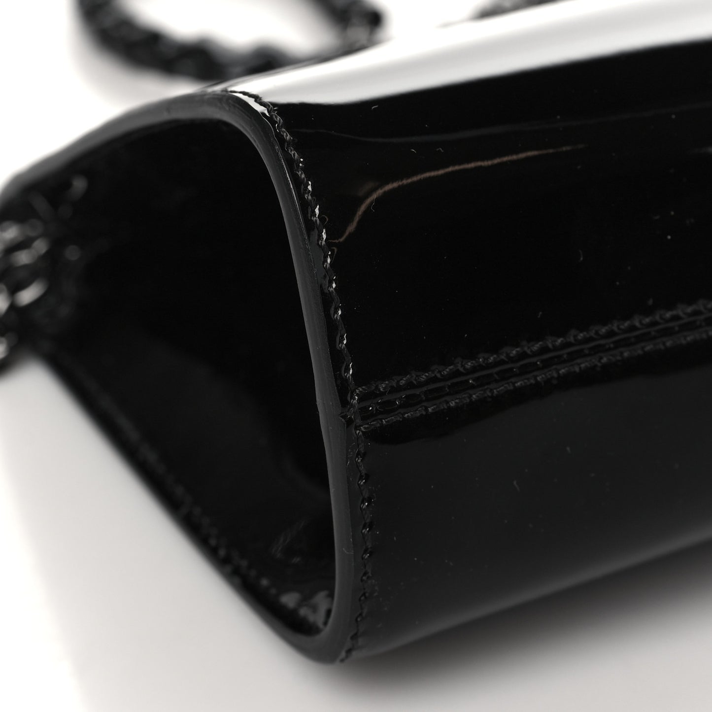 Patent Cosmo T Lock Chain Bag Black