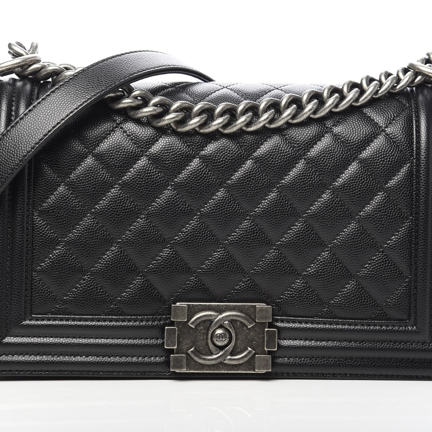 Caviar Quilted Medium Boy Flap Black