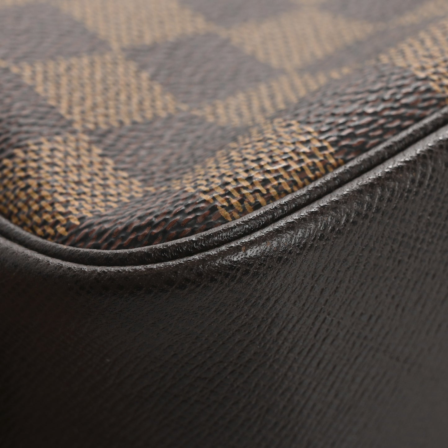 Damier Ebene Trousse Toilette 28