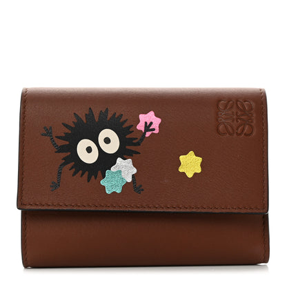 Loewe X SPIRITED AWAY Calfskin Susuwatari Small Vertical Wallet Havane Fresh Mint 1 of 9
