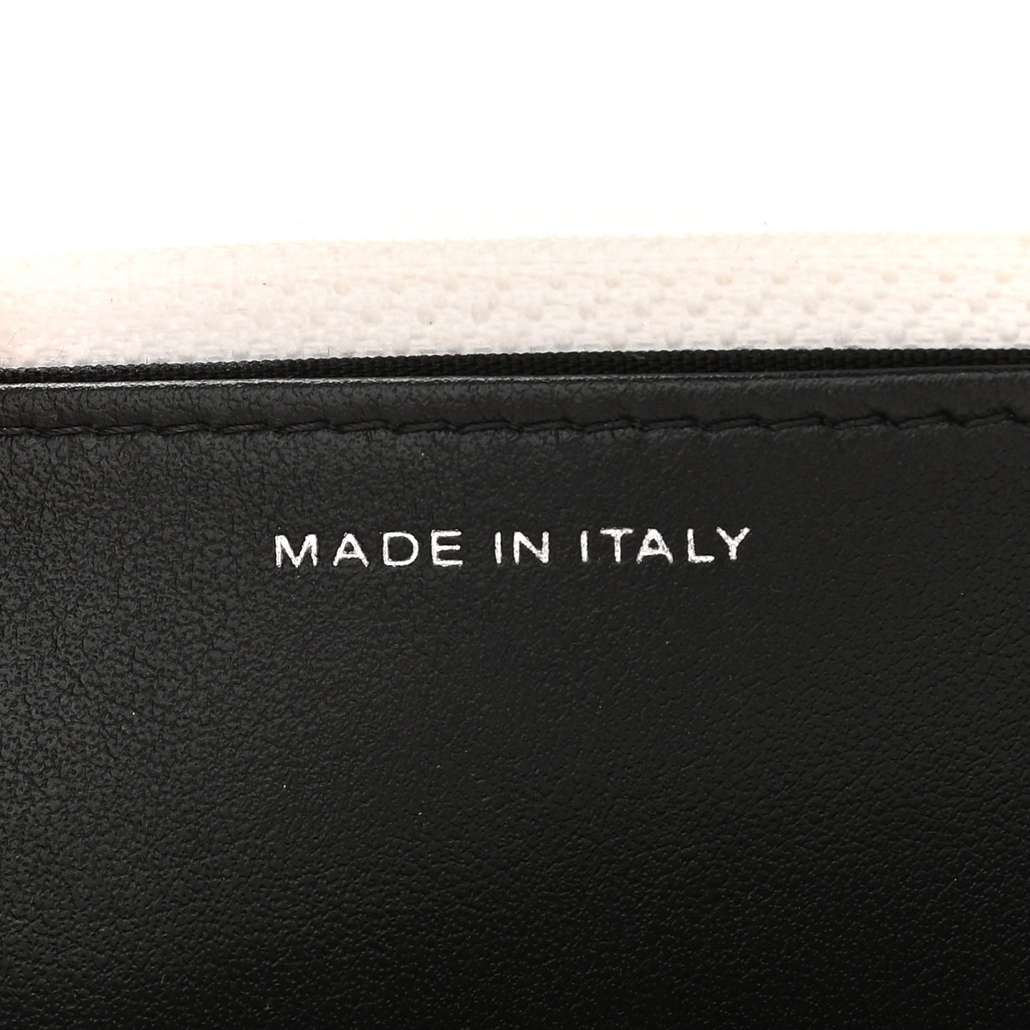 Caviar Quilted My Everything Wallet On Chain WOC White