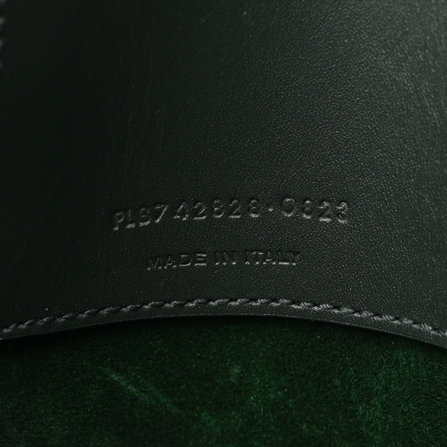 Shiny Calfskin Le 37 Bucket Bag Vert Fonce