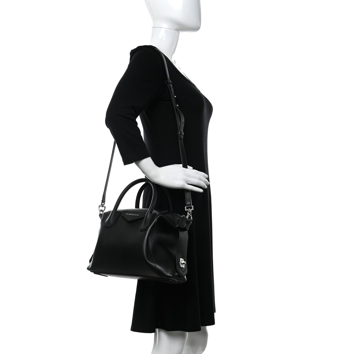 Smooth Calfskin Small Soft Antigona Black