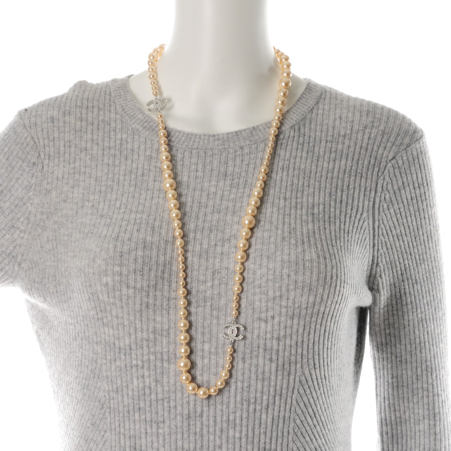 Graduated Pearl CC Long Necklace Silver