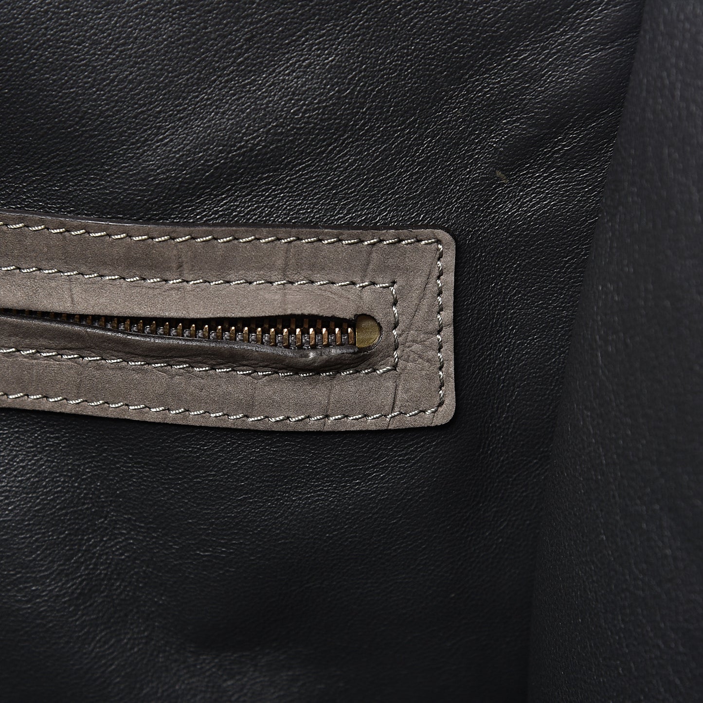Crocodile Embossed Nubuck Medium Phantom Luggage Grey