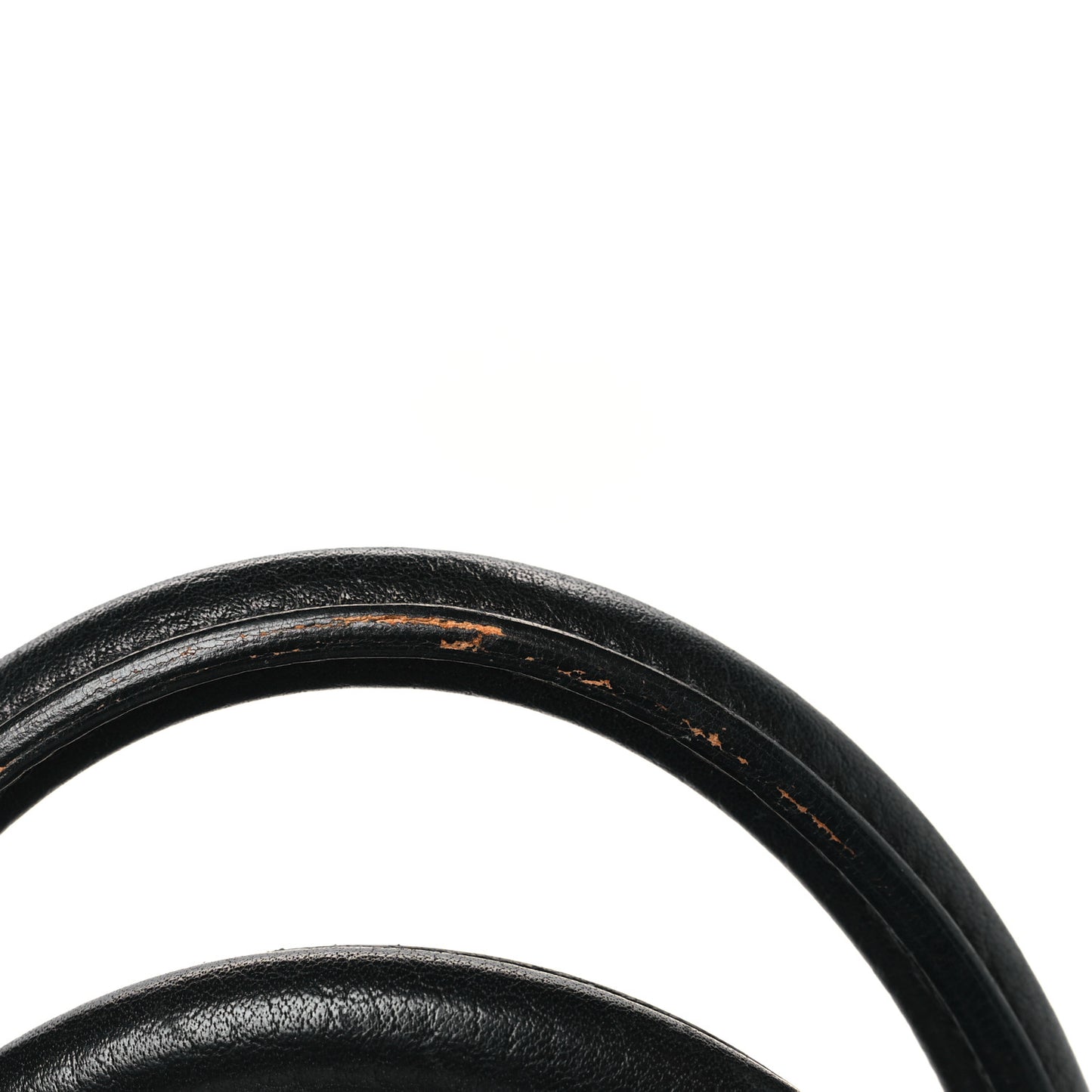 Togo White Bus 40 Black