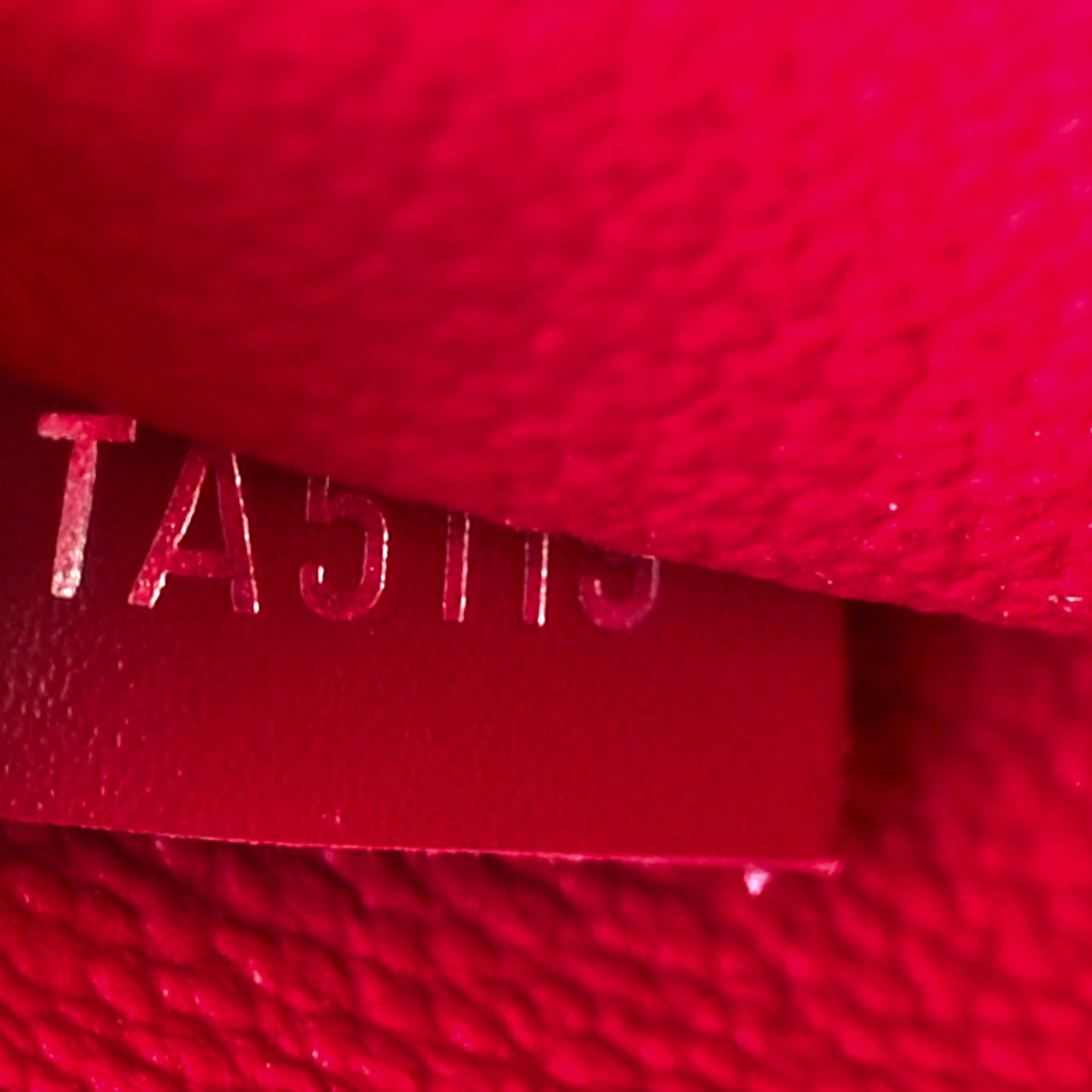 Epi Toiletry Pouch 26 Fuchsia
