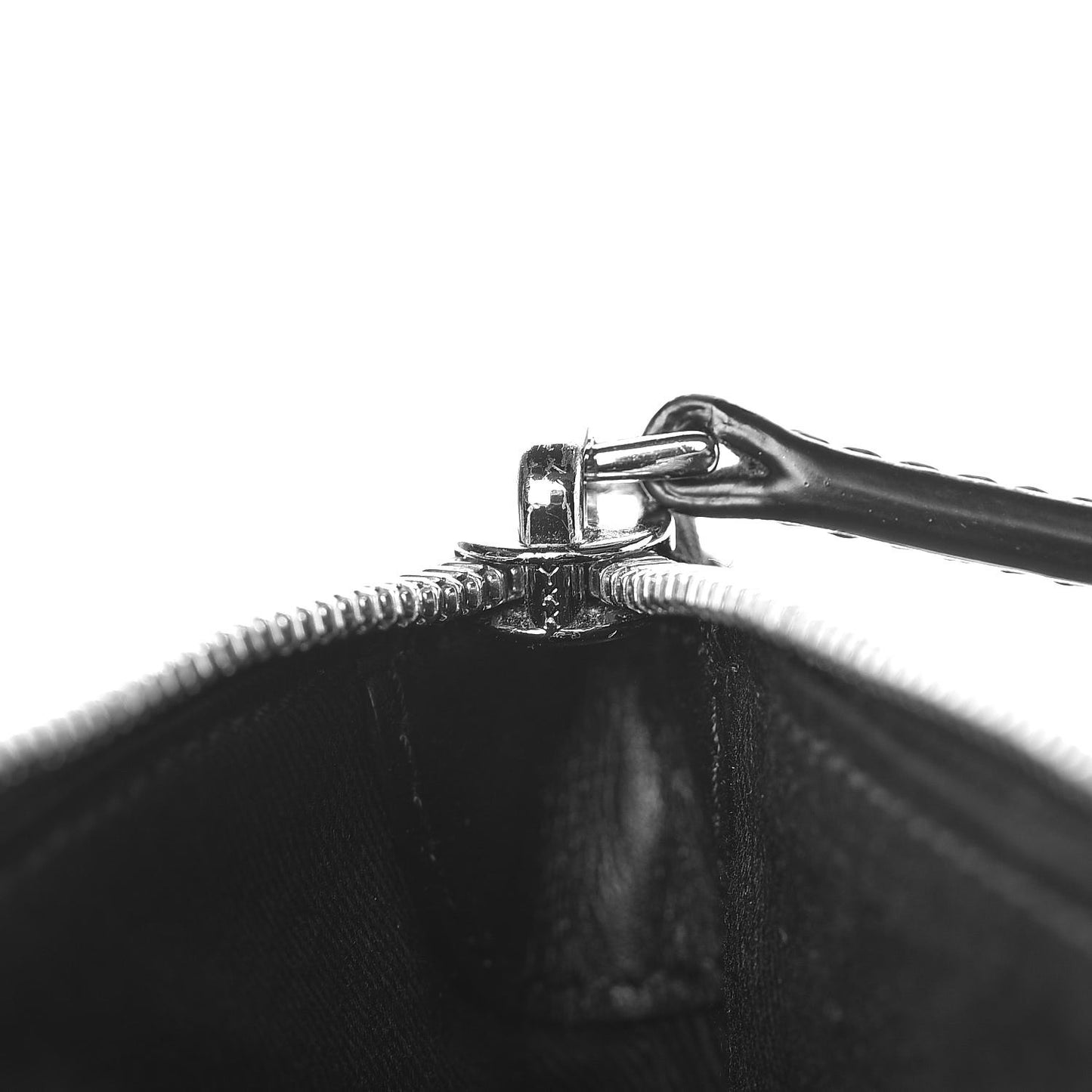 Metallic Visetos Original Medium Pouch Silver