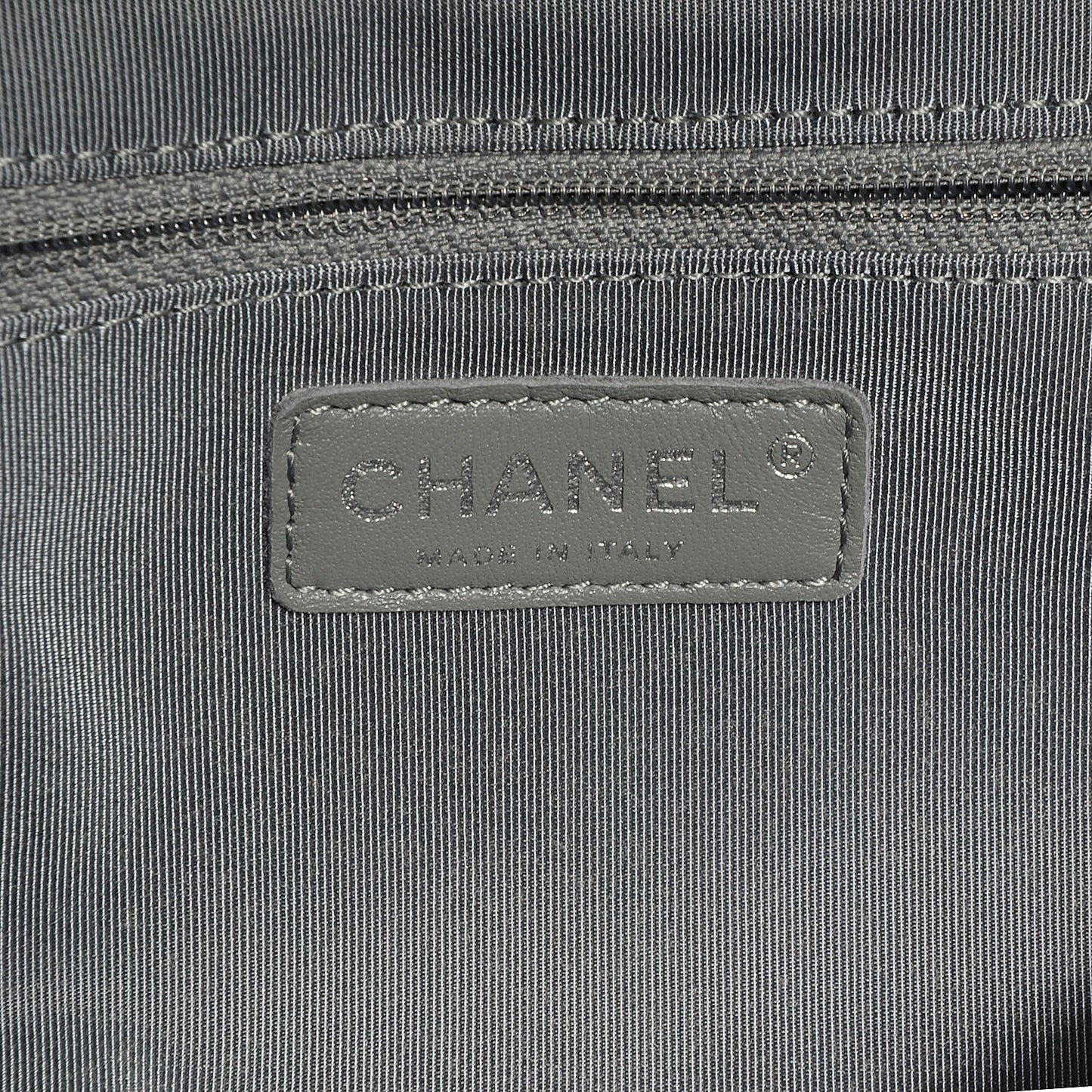 Washed Lambskin Chain Around Medium Messenger Black