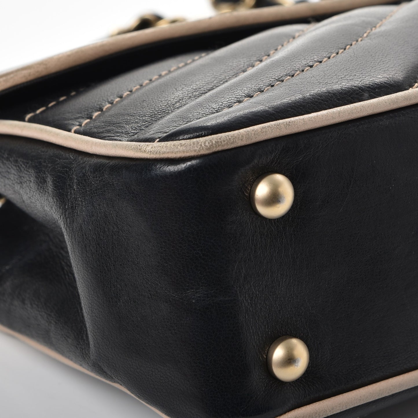 Lambskin Small Chevron Flap Black Beige