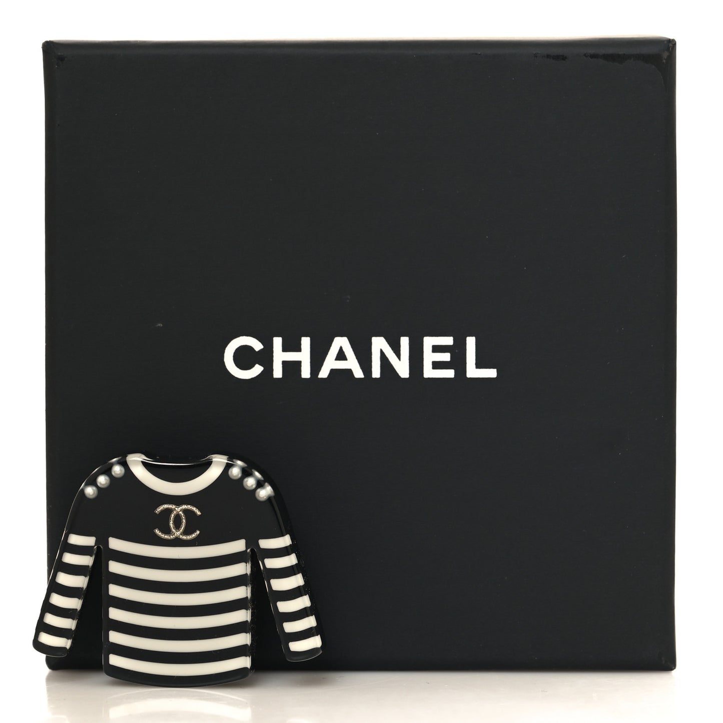 Resin Sweater CC Brooch Black White