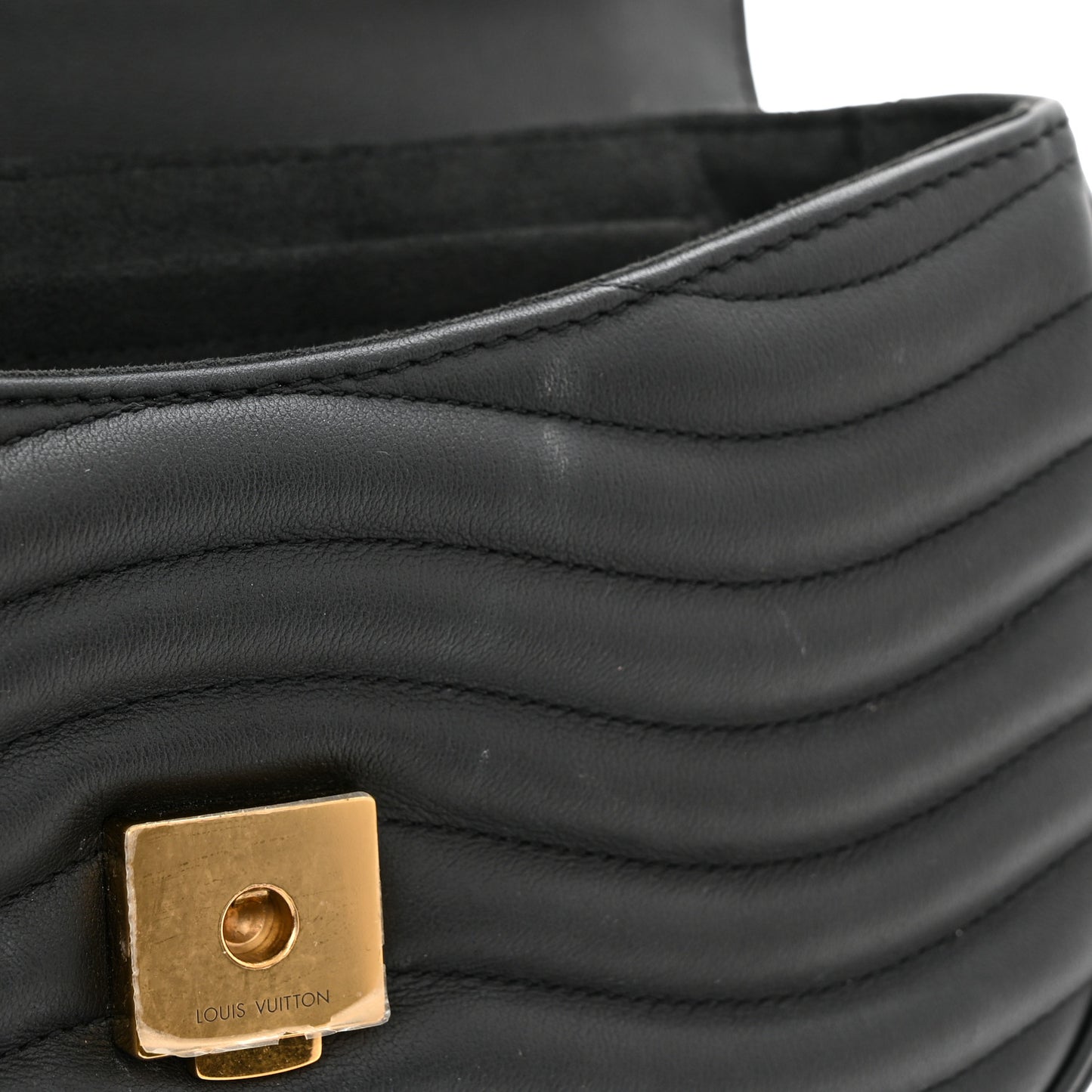 Calfskin New Wave Chain MM Black