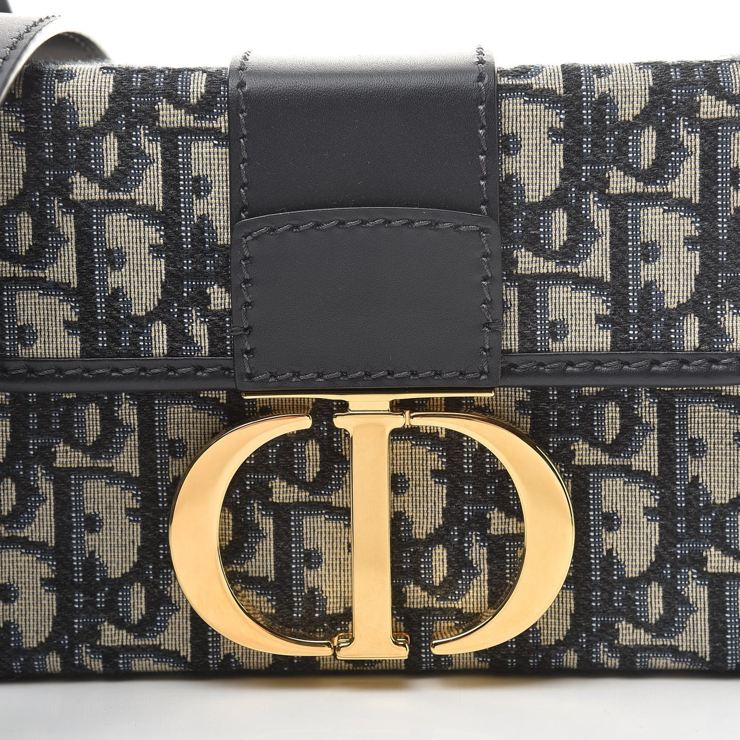 Oblique 30 Montaigne Box Bag Blue