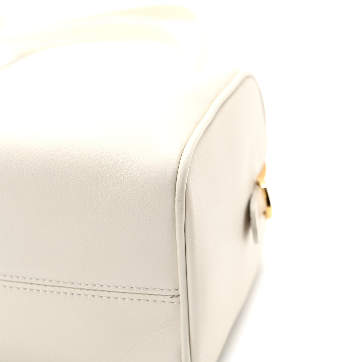 Soft Grain Medium Top Handle Bag With Padlock Bianco