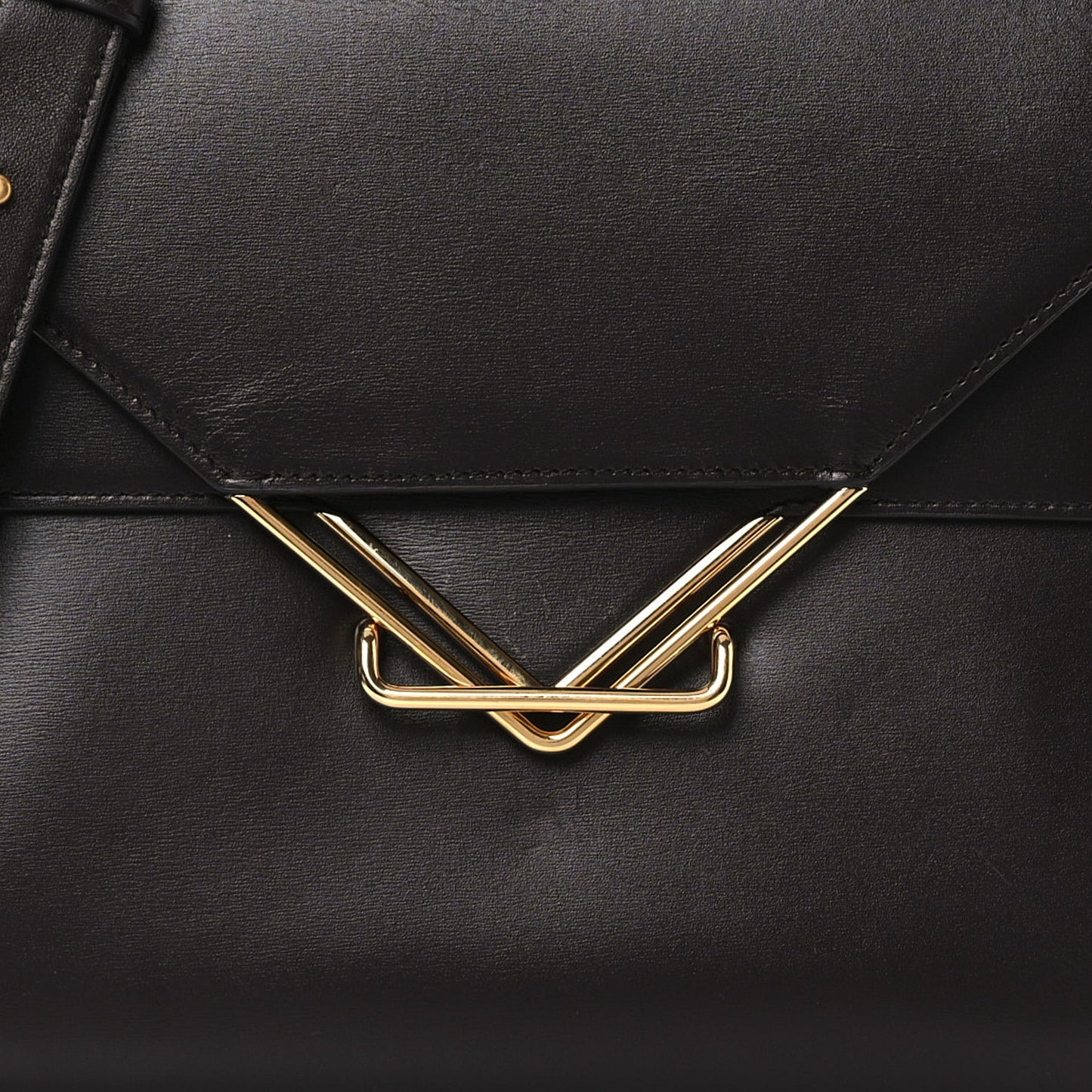 Box Calfskin Nappa Clip Bag Fondant