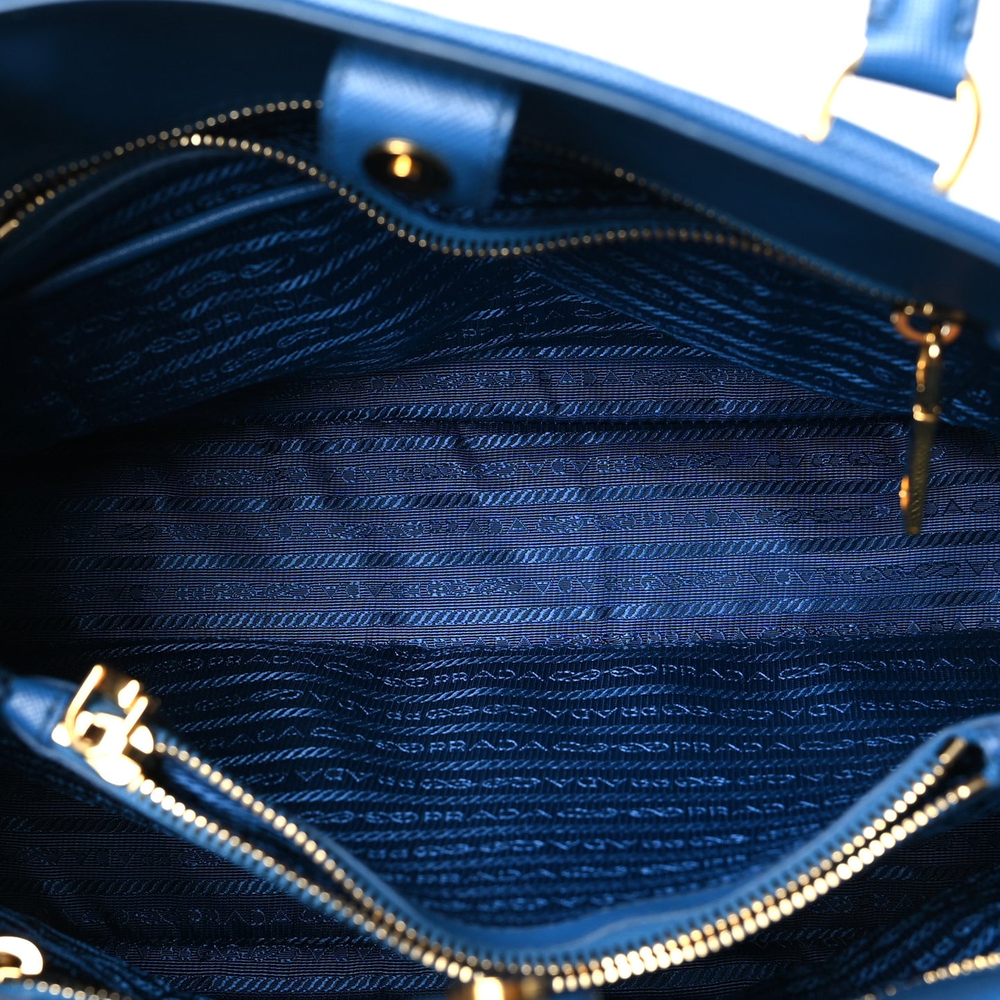 Saffiano Lux Medium Promenade Tote Cobalto