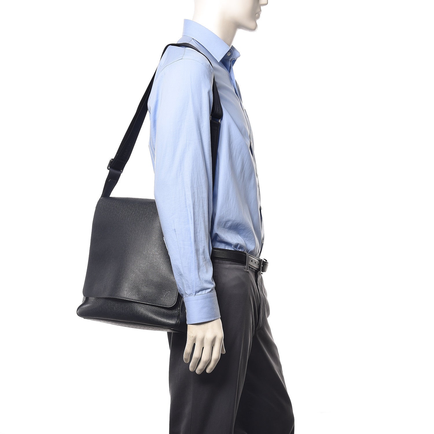 Louis Vuitton Taiga Milo Messenger Boreal 2 of 15