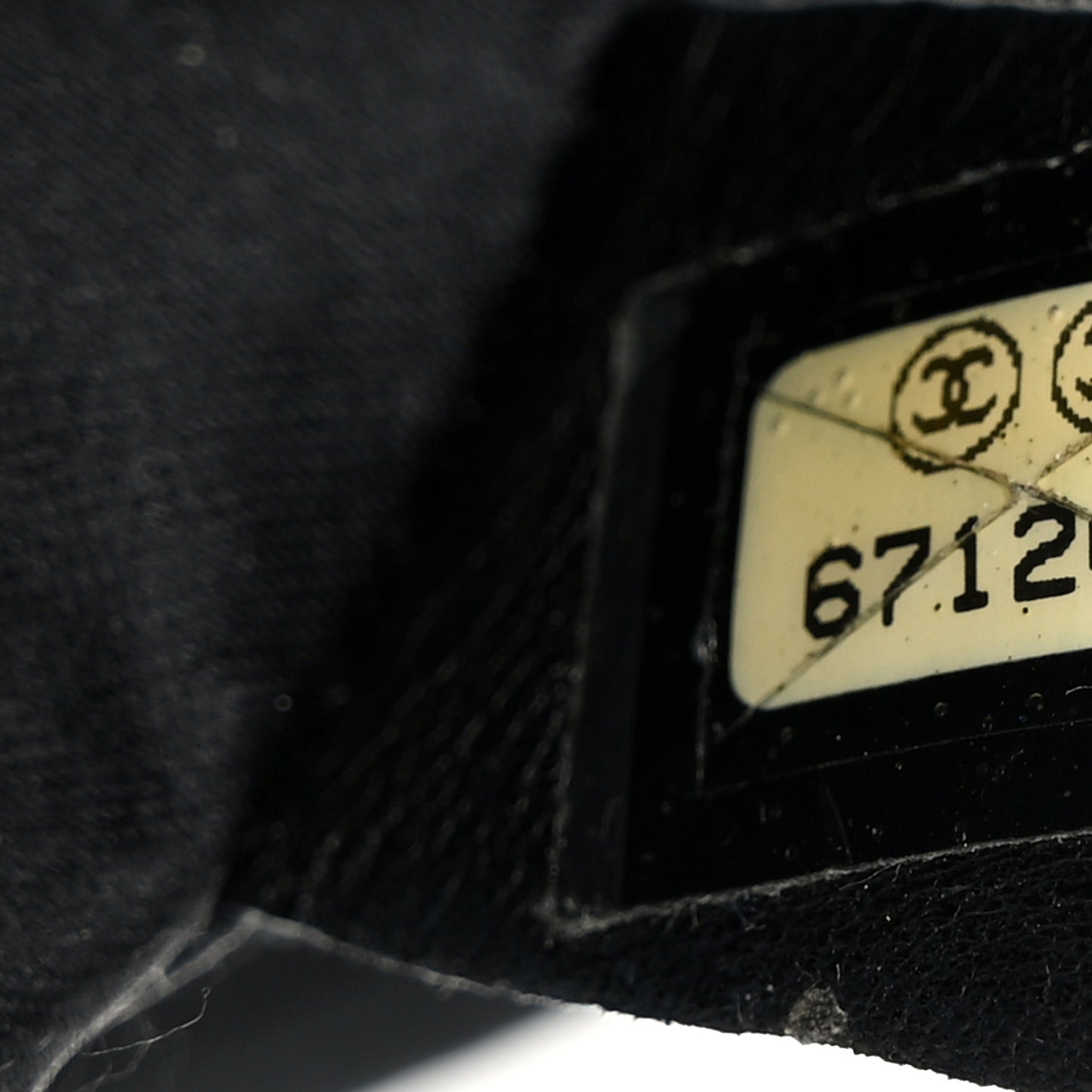 Nylon Medium Travel Flap Black