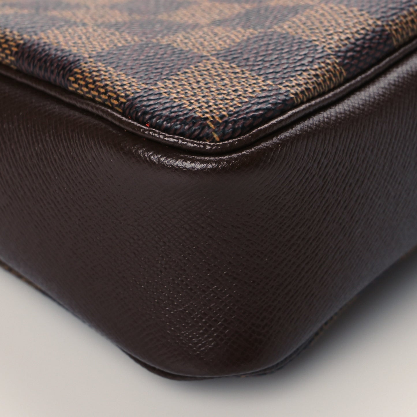 Damier Ebene Trousse Make Up Bag Pochette