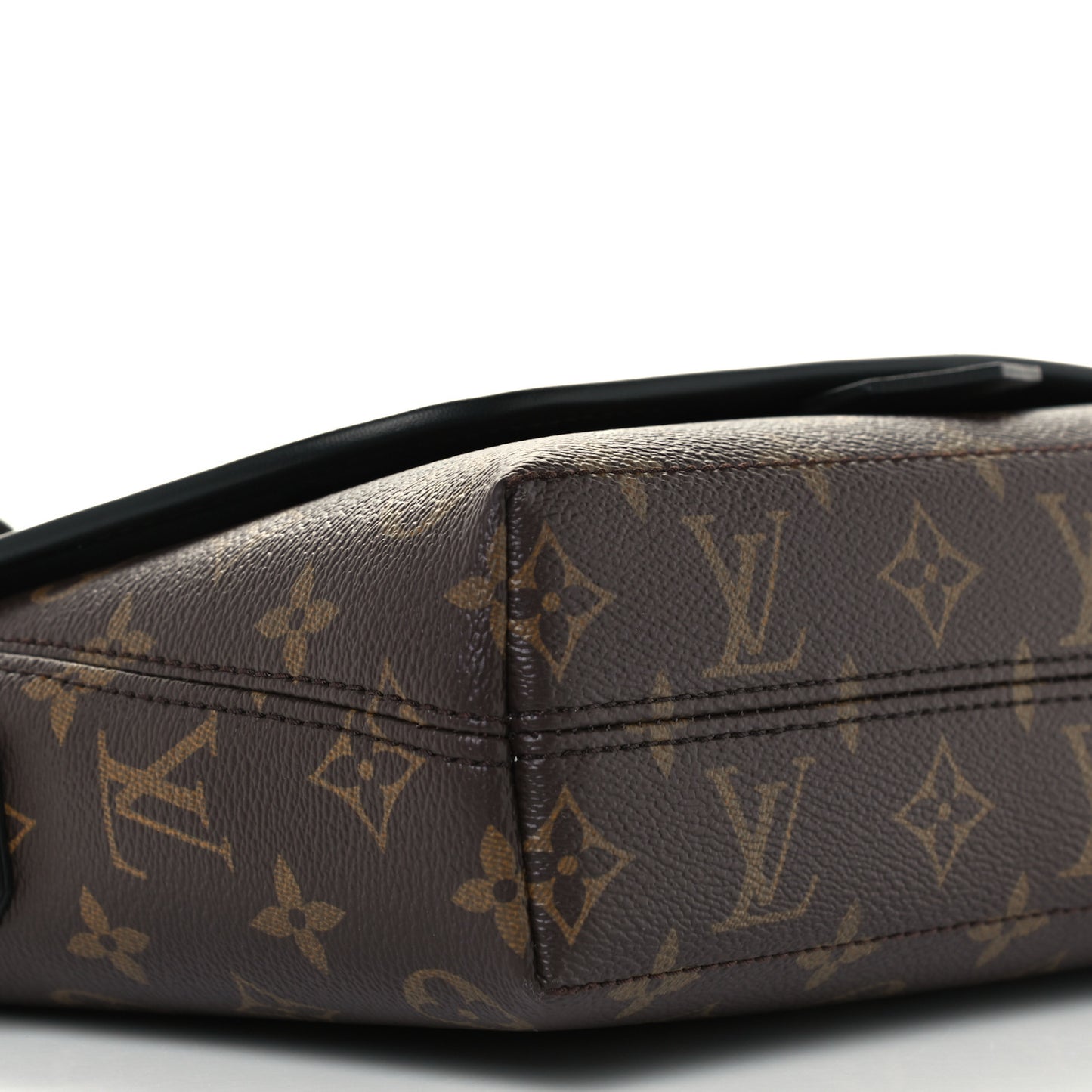 Monogram Macassar Magnetic Messenger