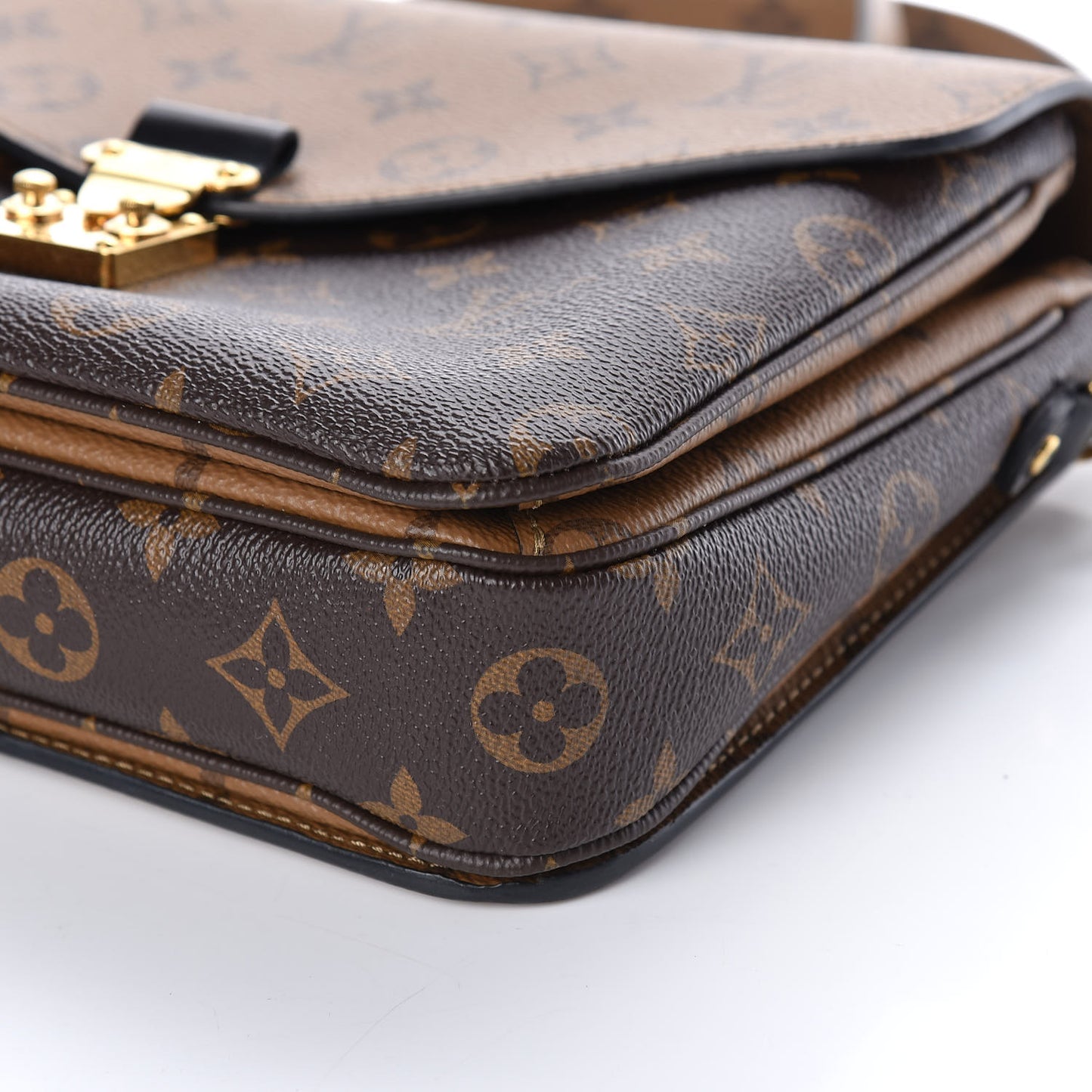 Reverse Monogram Pochette Metis