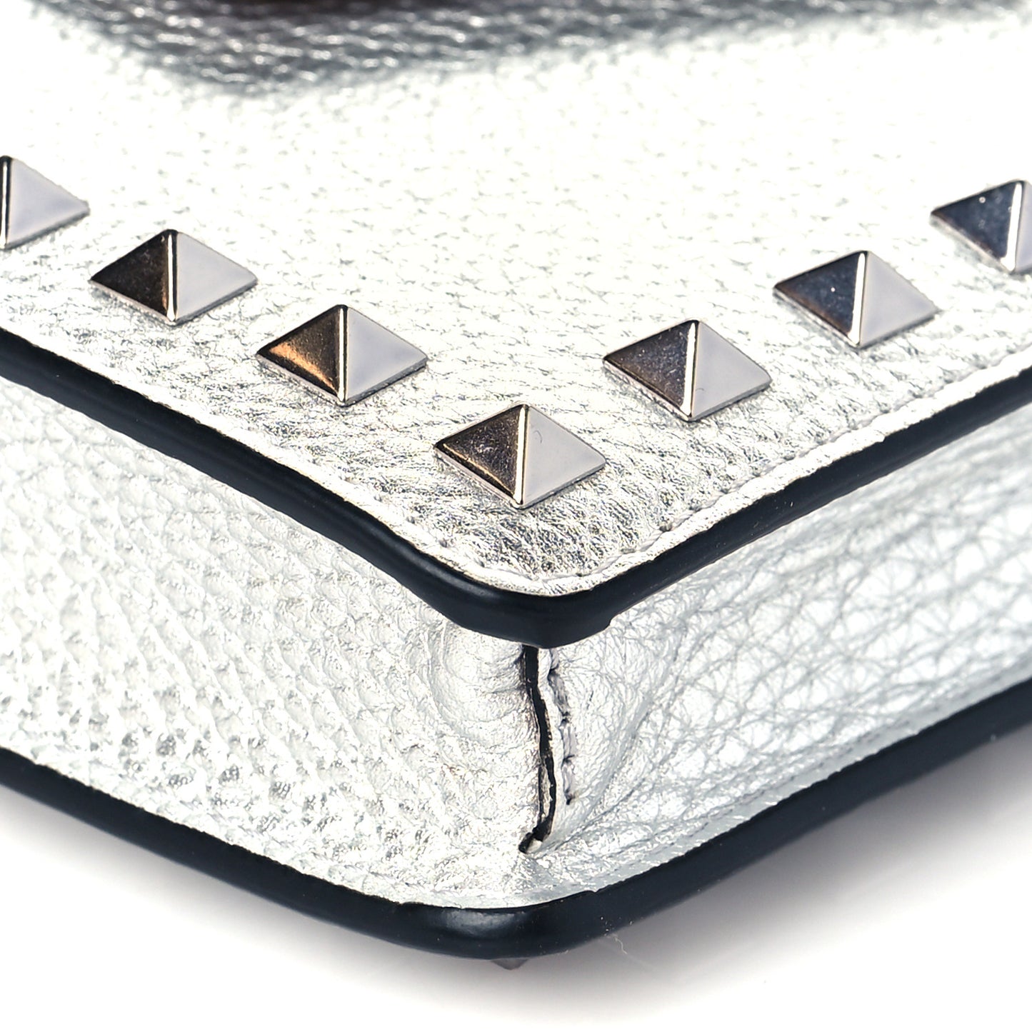 Metallic Pebbled Calfskin Rockstud Phone Case With Chain Silver