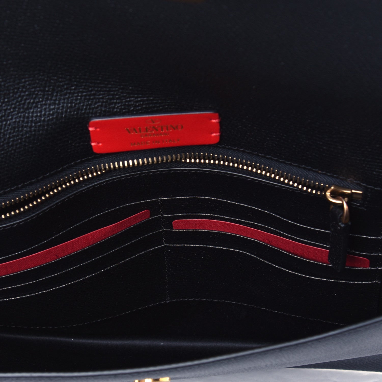 Valentino Garavani Grained Calfskin Large Vlogo Clutch Black 4 of 4