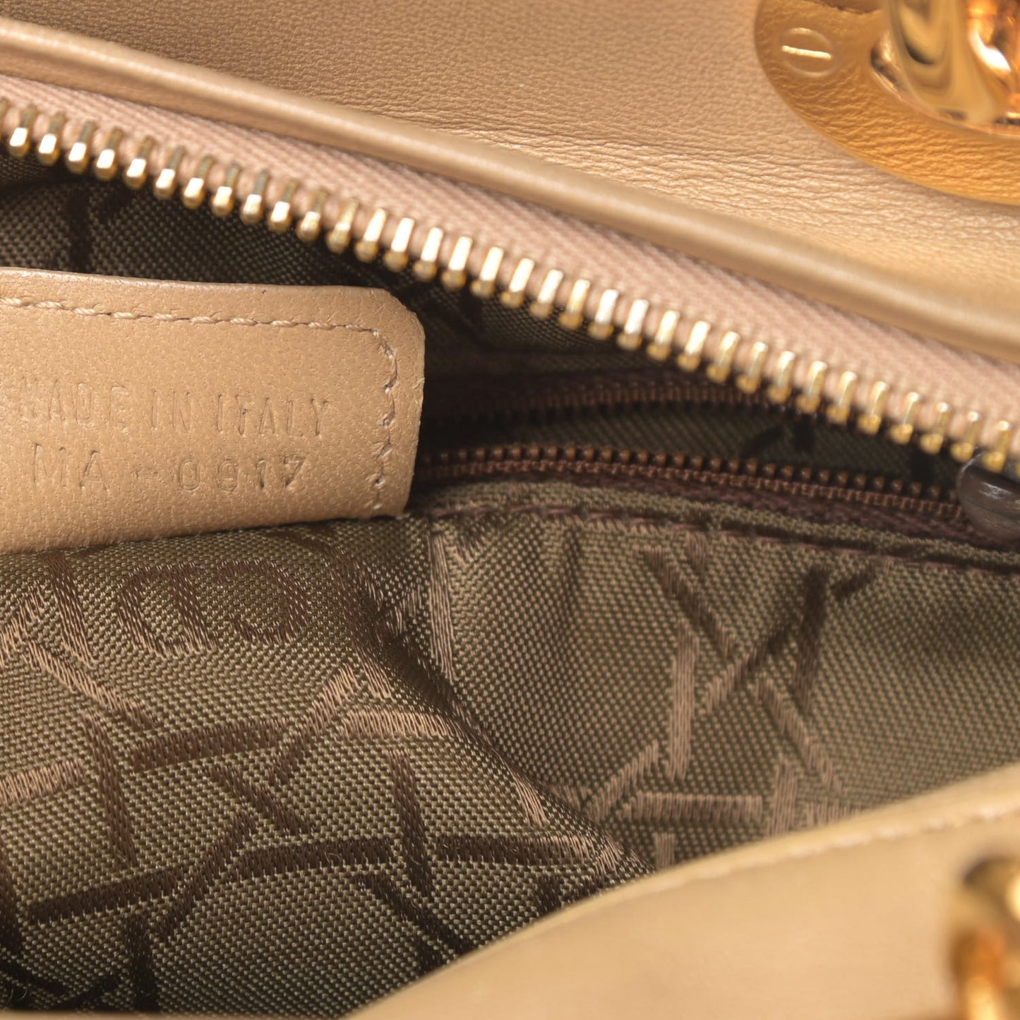 Lambskin Cannage Medium Lady Dior Beige