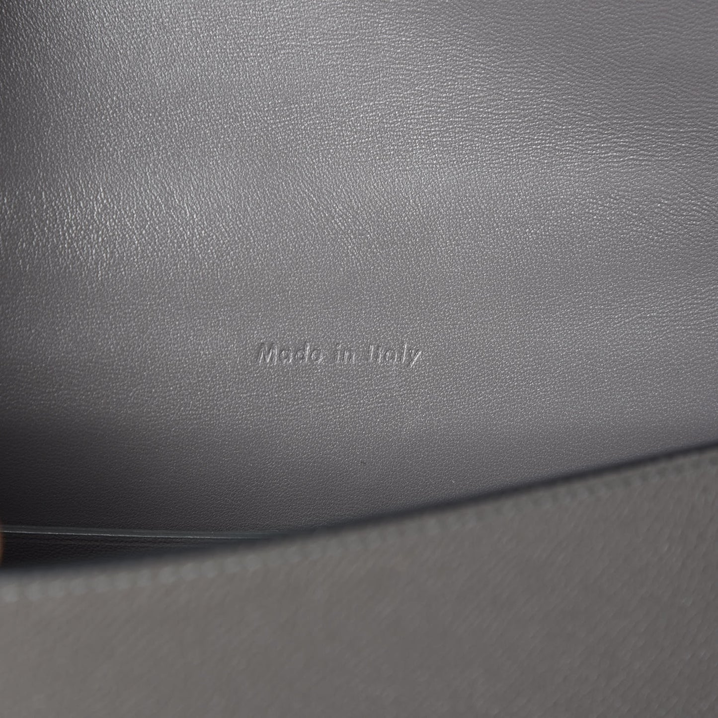 Grained Calfskin Compact Trotteur Grey