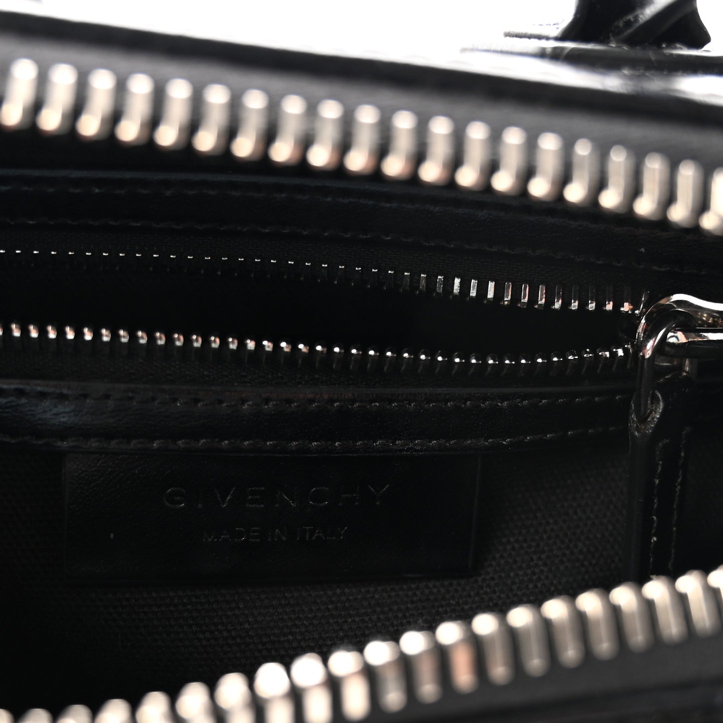 Shiny Lord Calfskin Mini Antigona Black