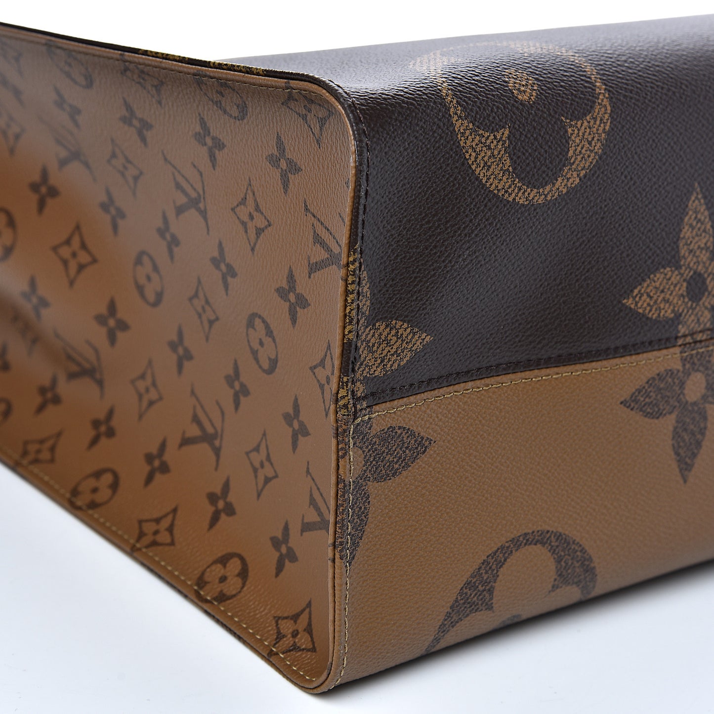 Reverse Monogram Giant Onthego GM