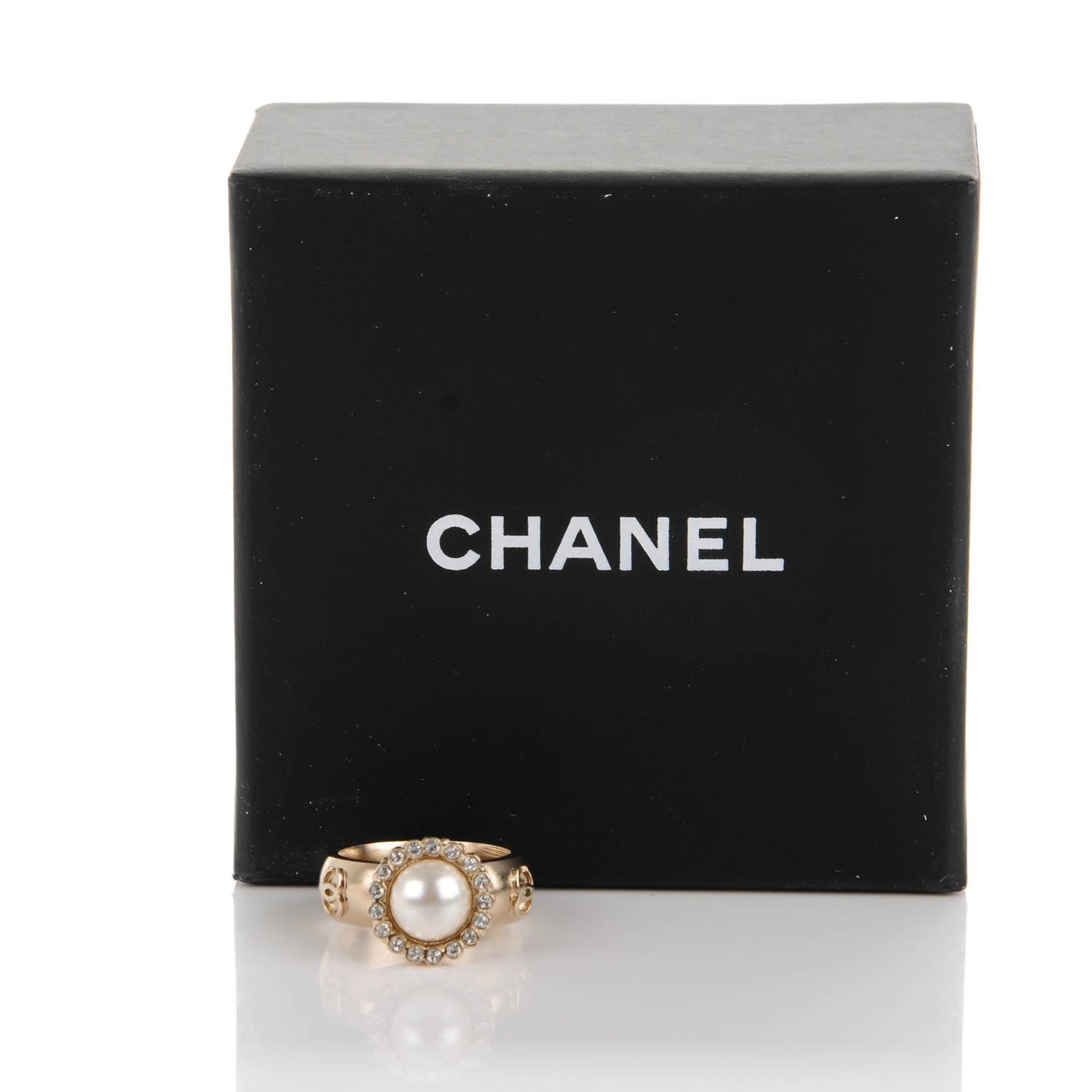 Pearl Crystal CC Ring 52 6 Gold Pearly White