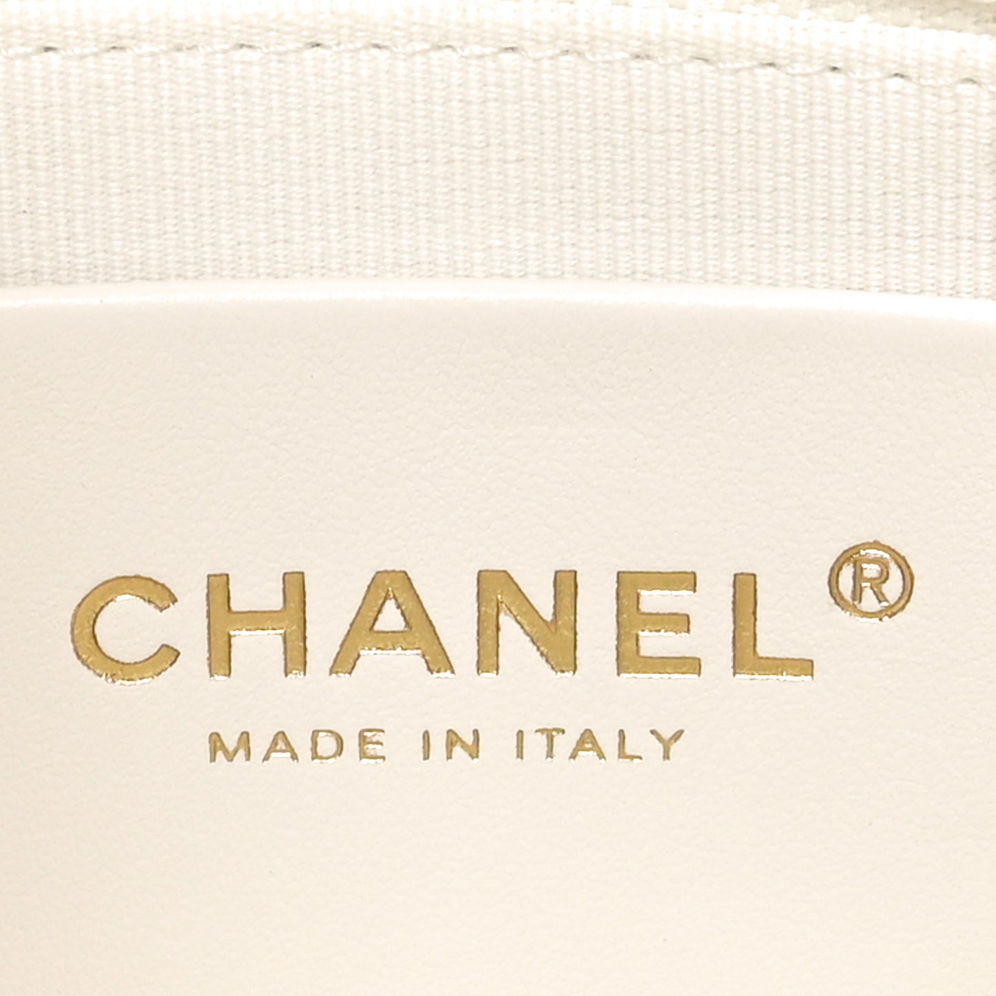 Shiny Crumpled Lambskin Quilted Chain Around Hobo White