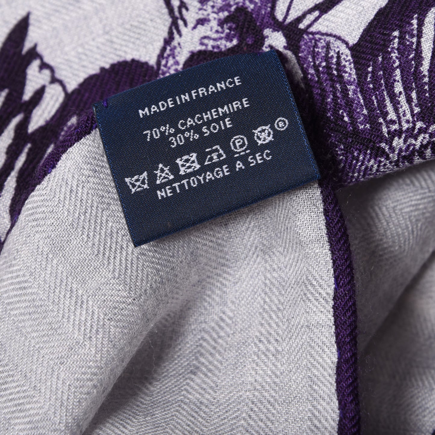 Cashmere Silk Jungle Love Tattoo Shawl 140 Gris Chine Iris